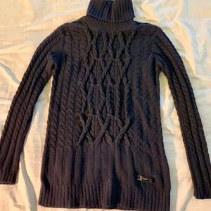Burberry sweater navy in excellent condition